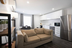 Modern Central Apartment, Flexible Bed Options